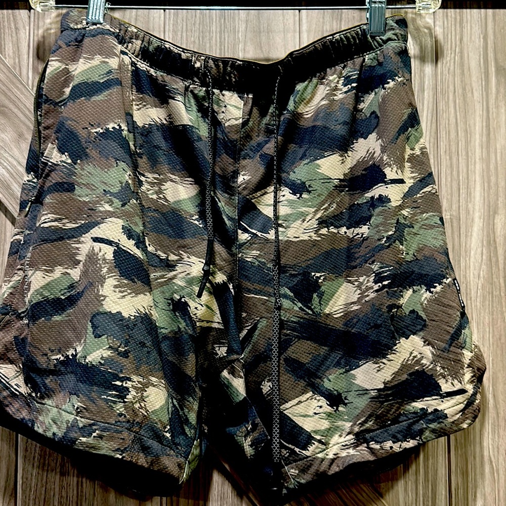 ASRV shorts size medium